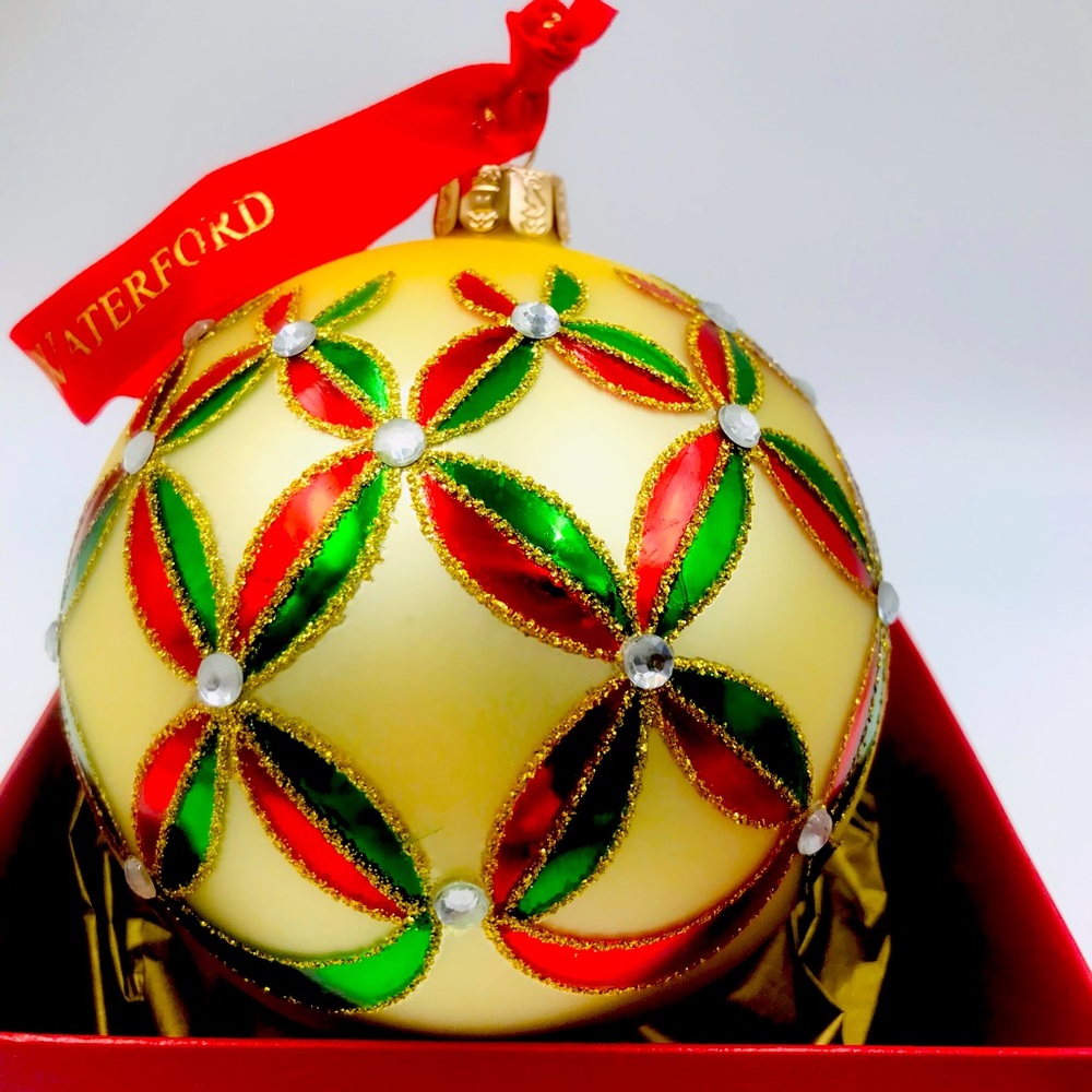 WATERFORD Holiday Heirlooms WEDGE BALL Glass Christmas Tree Ornament 153744 NIB